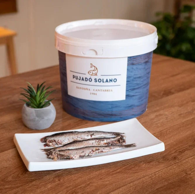 Cubo de 100 Anchoas del Cantábrico en Salazón