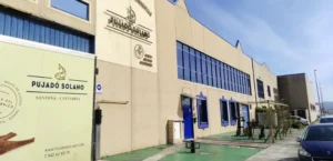 Blog 31 Imagen de la fabrica en Santoña